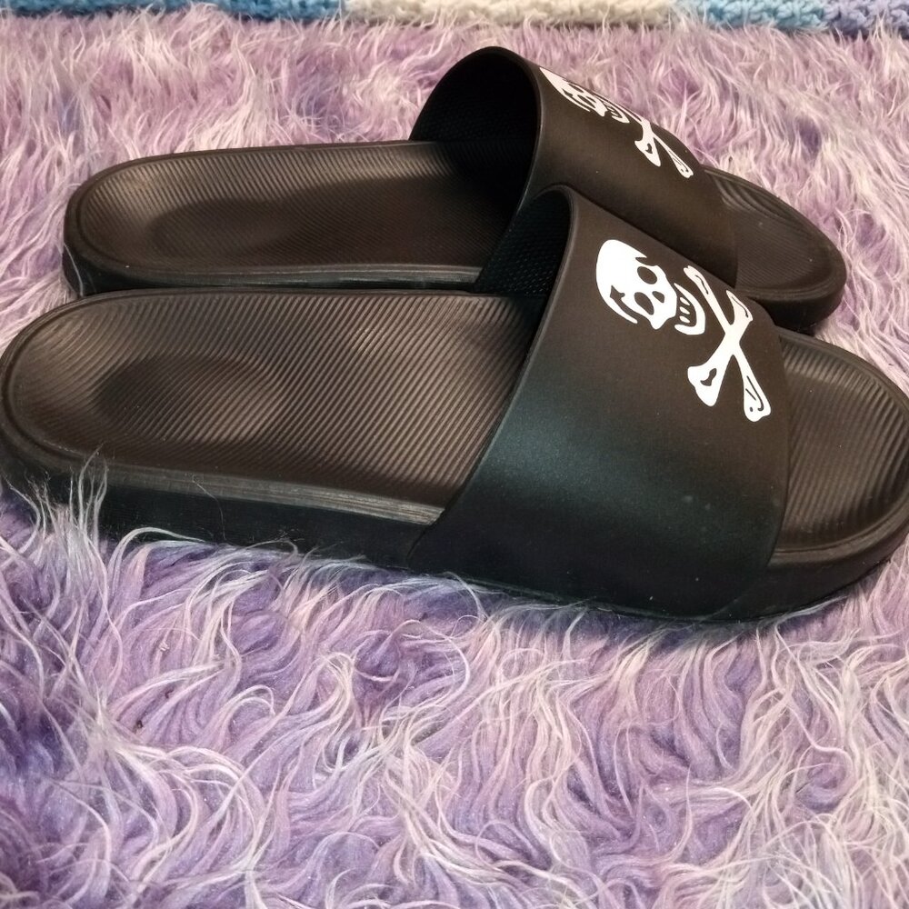 Skull Sandals (MENS) - Picture 3 of 4